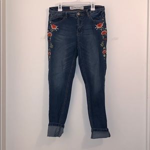 Embroidered skinny jean